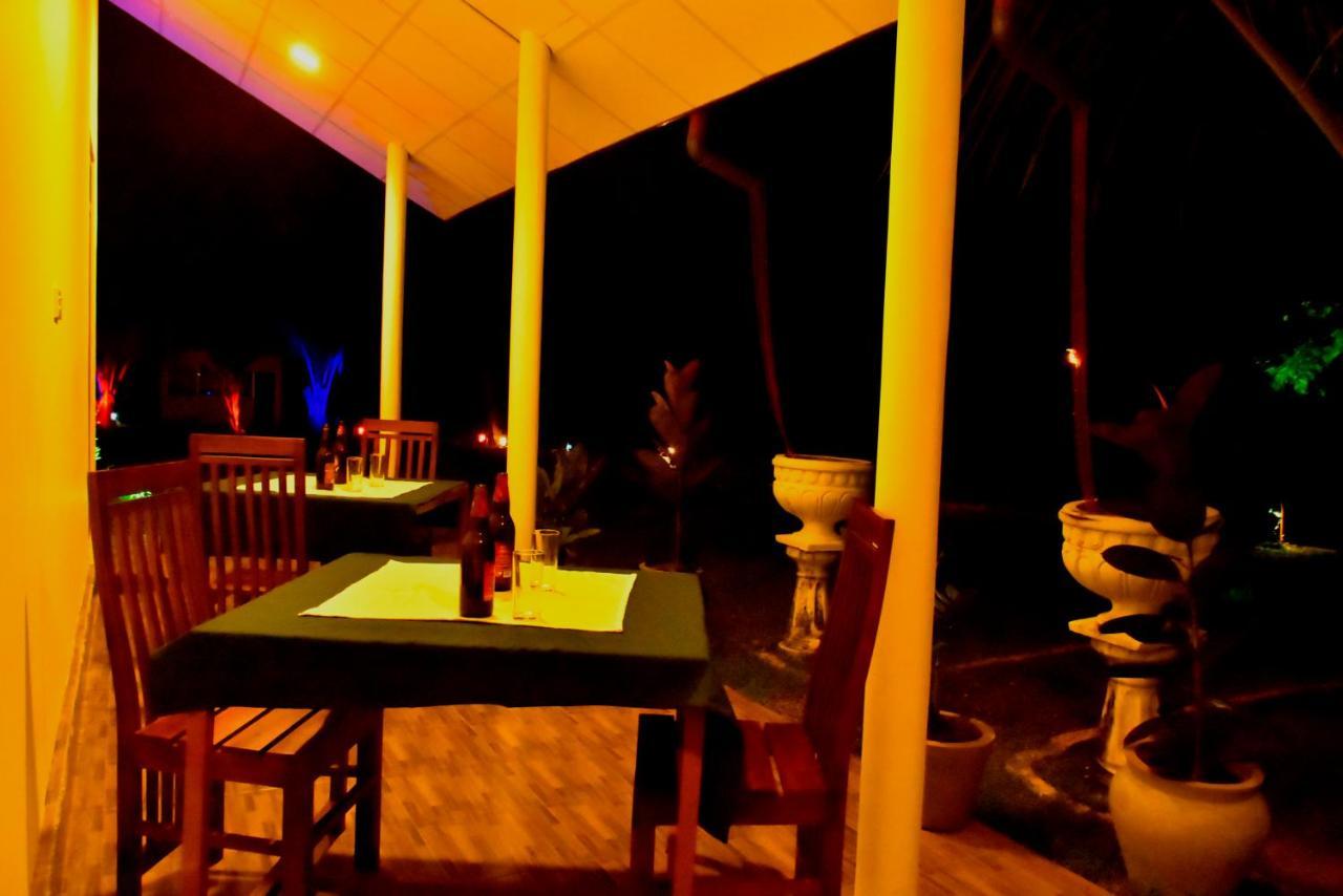 Little Ele Safari Lodge Udawalawe Esterno foto